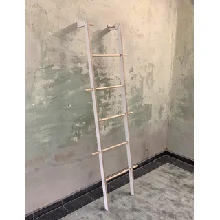 TIDYBOY Kleiderleiter & Kleiderständer Holz, Handtuchleiter & Handtuchhalter aus Massivholz, Designer Holzleiter auch als Dekoleiter, Herrendiener oder Stummer Diener Leiter Handgearbeitet (Weiß)