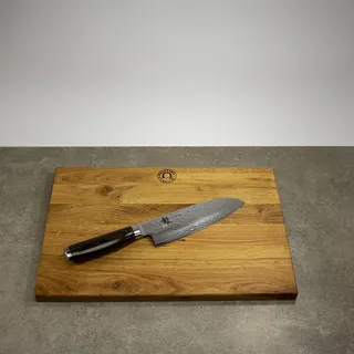 Kai Shun - Tim Mälzer Premier Serie Santoku TDM 1702 Ultrascharfes Japanisches Messer + Handgefertigtes Schneidebrett 40x25 cm