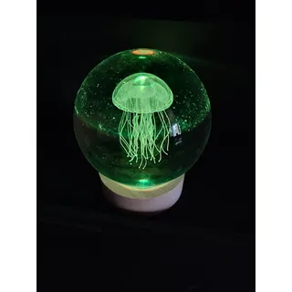 Glaskugel mit Holzsockel, ca 8cm, elektr. Beleuchtung, Farbwechsel Qualle