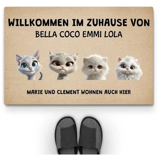 Geschenke Mall Personalisierte Fussmatte - Willkommen Bei ... Wohnen Auch Hier - Personalisierte Fußmatte, Fussmatte Mit Namen, Fussmatte Selbst Gestalten, Fussmatte Katzen Personalisiert (4 Katzen)
