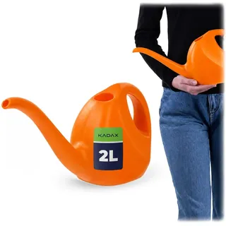 KADAX Gießkanne, 2 Liter, kleine Gartengießkanne aus Kunststoff, Blumengießkanne mit langem Auslauf, für Innen und Außen, Haus, Garten, Blumen, Zimmerpflanzen, Bewässerung (Orange)