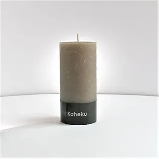 Kaheku Cylinderkerze Schlamm Taupe 7d15h Rustic Stumpenkerze durchgefärbt