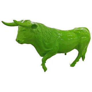 Casa Padrino Designer Deko Skulptur Stier Grün 240 x H. 150 cm - Riesige Lebensgroße Wetterbeständige Dekofigur - Garten Deko Accessoires