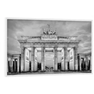 artboxONE Poster mit weißem Rahmen 45x30 cm Städte/Berlin Brandenburger Tor in schwarz-weiß - Bild Berlin