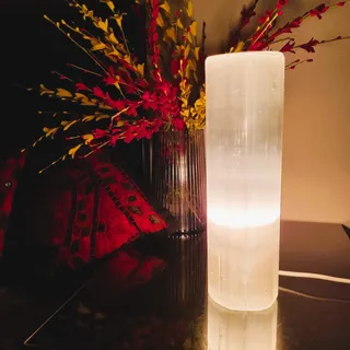 LANDSTER Selenit Lampe groß Selenit Tischlampe Ladeturm Selenit Kristall tischlampe kristall nachttischlampe Edelstein lampe Reinigung Dekoration home decor (40 CM)