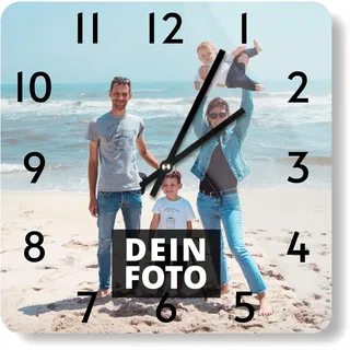 PhotoFancy® - Uhr mit Foto Bedrucken - Fotouhr aus Acrylglas - Wanduhr mit eigenem Motiv selbst gestalten (26 x 26 cm eckig, Design: Klassisch schwarz/Zeiger: weiß)