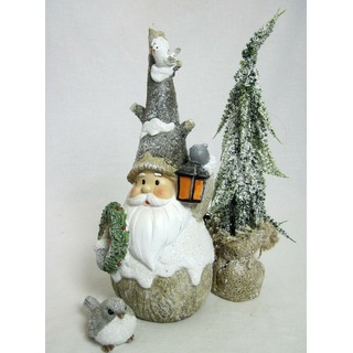 1 Winterfigur Wichtel mit Laterne und Kranz mehrfarbig Höhe ca. 30 cm