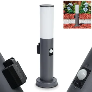 HOFSTEIN Sockelleuchte Caserta, Außenwegeleuchte mit Bewegungsmelder und Steckdose aus Metall/Kunststoff in Anthrazit/Weiß, moderne Wegeleuchte für Garten, Außenbereich, Hof, 45,5 cm, E27, IP44