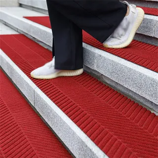 GQQG 1 Stück rutschfeste Stufenmatten, Bodenmatte für Treppen für den Außen- und Innenbereich, rutschfest Stufenschutzmatten, Antirutschstreifen Treppe Set(Size:25x100cm,Color:rot)