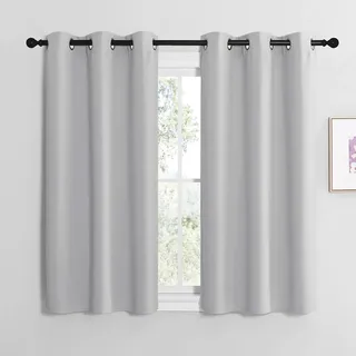NICETOWN Scheibengardinen & Kurzstores 2er Set H120 x B107 cm Hellgrau, Verdunklungsvorhänge mit Ösen Modern Gardinen Kurz Fenster Vorhänge Küchengardinen Thermal Curtains