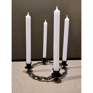 Vosteen Kerzenständer Adventskranz Kerzenkranz inkl. 4 weiße Kerzen Tischdeko schwarz Metall (5 teilig, Kerzenhalter mit 4 Kerzen), vintage Kerzenring weiß