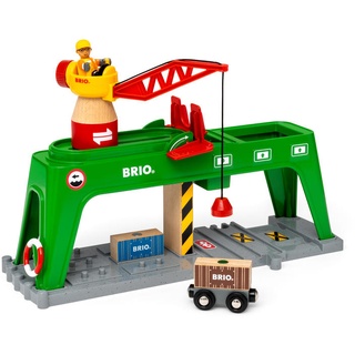 BRIO World 33996 Bahn Verlade Terminal - Mit beweglichem Kran zum Umladen von Gütern auf die Schiene Straße und das Schiff - Empfohlen für Kinder ...