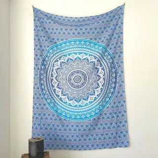MOMOMUS Pareo oder Strandtuch Groß, 100x200, XL - Mit Mandala-Motiv - Stranddecke Sandfrei Sanddurchlässig, Strandmatte Sandfrei oder Dünne Picknickdecke Sandabweisend - Blau, 135x210 cm