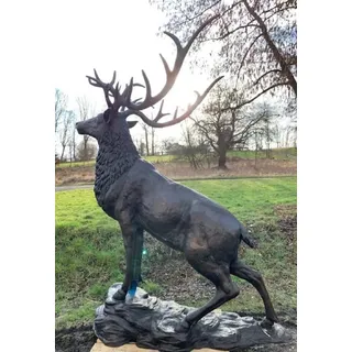 Casa Padrino Luxus Bronze Deko Skulptur Hirsch 196 x 130 x H. 269 cm - Riesiege Bronze Skulptur - Lebensgroße Tierfigur - XXL Bronze Hirsch Figur - XXL Garten Skulptur - Luxus Garten Deko