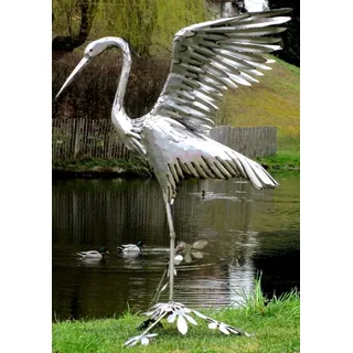 Casa Padrino Gartendeko Skulptur Reiher Vogel Silber 70 x 105 x H. 110 cm - Elegante Gartendeko Figur - Wetterbeständige Gartenfigur