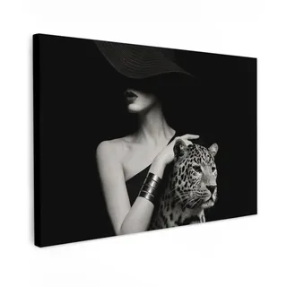 MuchoWow© Bild auf Leinwand Schlafzimmer Bilder Badezimmer Wand Deko | 90x60 cm - Wohnzimmer Modern Wanddeko Bilderwand Geschenk Frau - Vintage - Porträt - Leopard - Schwarz und weiß