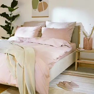URBANARA MATA Essential Bettwäsche 200x200 cm + 2X 50x75 cm I 100% Baumwolle Made in Portugal Oeko Tex 100 I Weich Unifarben Atmungsaktiv mit Reißverschluss 3-TLG Set I Blasses Rosa