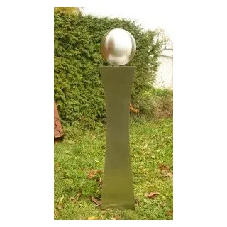 Gartendekoshop24 – Gartendeko Edelstahl, gebürstete Edelstahlsäule, 100 cm mit Edelstahlwürfel. Edelstahlsäule, tailliert, mit Würfel. Handgefertigte Säule Edelstahl, Metallarbeit, für draußen.